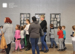 Wystawa haftu w Galerii Permanentnej muzeum