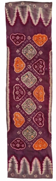 ANTENG PLANGI, Bali, początek XX w. Jedwab, barwienie techniką plangi i tritik, barwniki chemiczne. POCHODZENIE: Tina Tabone Textile Art, Mölln, Niemcy. 
