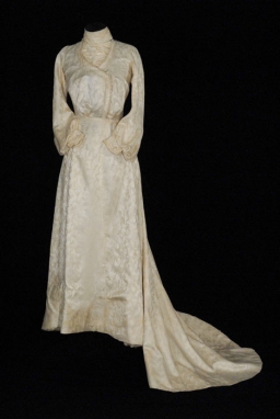 Suknia ślubna (?), ok. 1900 r.